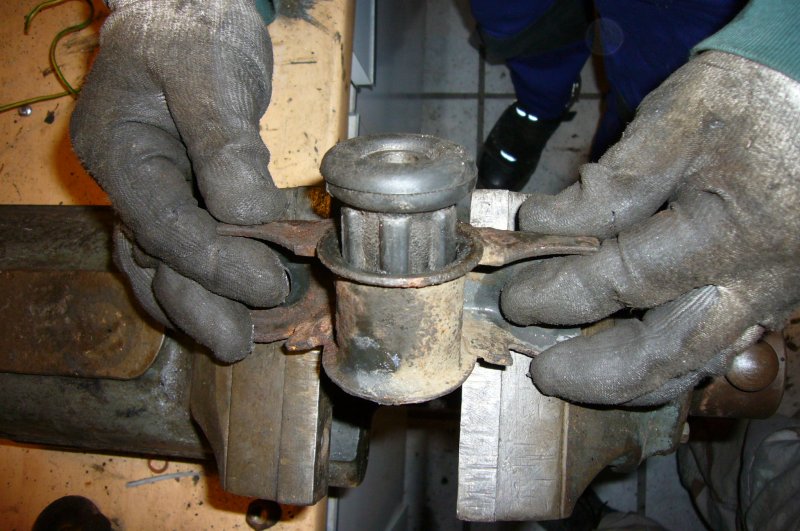 Datei:HA einpressen09.jpg