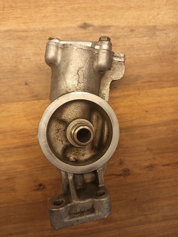 Datei:1erGTIÖlfilterflansch2.jpg