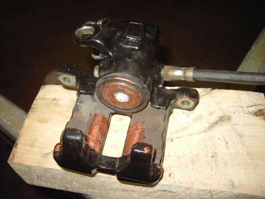 Datei:Scheibenbremse hinten-53.jpg