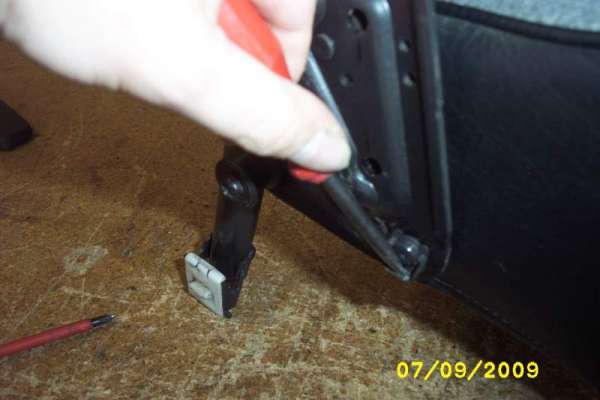 Datei:Sitzbezuege wechseln-02.jpg